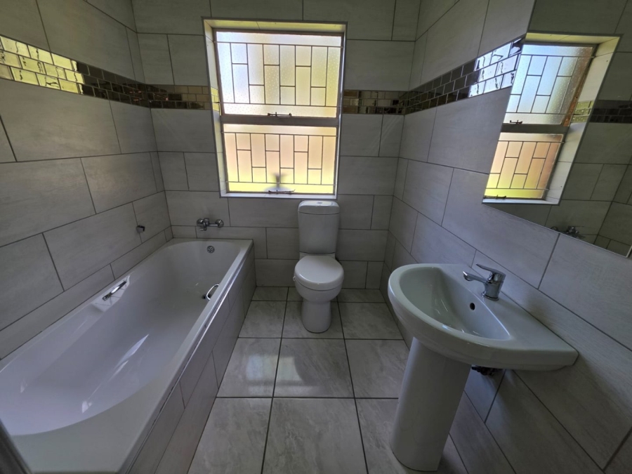 To Let 4 Bedroom Property for Rent in La Provance Free State